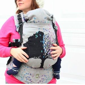 Lenny Lamb baby carrier